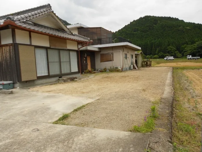 兵庫県丹波市で庭園解体工事を行いました。